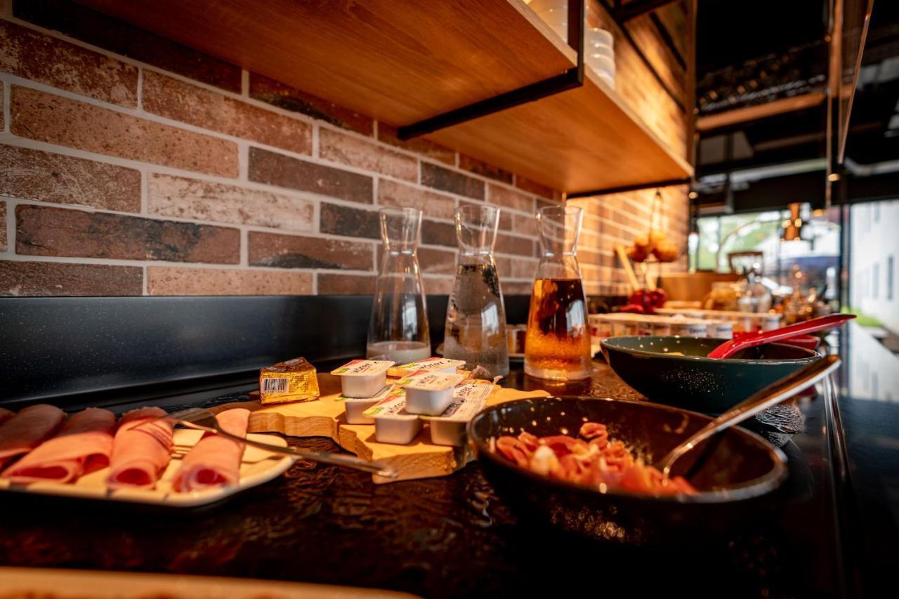 Ibis Budget Valenciennes Petite Forêt Екстериор снимка