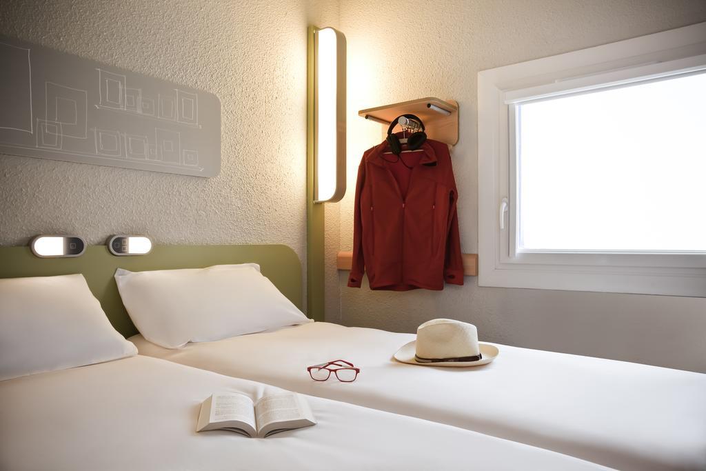 Ibis Budget Valenciennes Petite Forêt Екстериор снимка